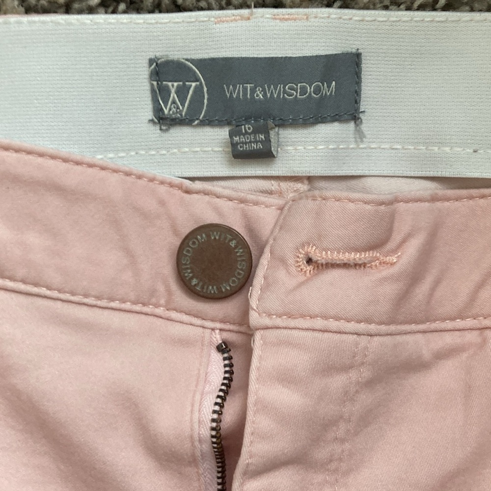 Pink capris - Picture 2 of 5